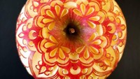 Selain punya hasil yang cantik, apel juga banyak dipilih karena ukurannya yang kecil. Dibandingkan memilih melon atau semangka, apel lebih populer sebagai buah untuk latihan.  Foto: instagram