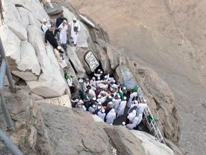 Mengamalkan Ajaran Khadijah dari Gua Hira