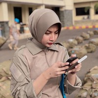 Saat mendapatkan jatah cuti selama 21 hari selama setahun, Briptu Imah akan memanfaatkannya untuk travelling. Dia memilih pergi ke Eropa ketimbang kembali ke Indonesia karena ongkosnya lebih murah. Foto: Dok. Instagram @hikmanursyaa