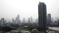 Pemprov DKI menyebut, proyek pembangunan trotoar yang dimaksud berada di Jalan MH Thamrin ataupun Cikini. Proyek inilah yang dinilai menghasilkan debu-debu sehingga memperburuk kualitas udara.