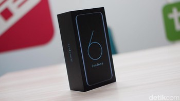 Inilah kotak kemasan Asus Zenfone 6. Foto: Adi Fida Rahman/detikINET