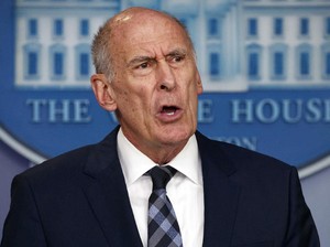 Sering Berselisih dengan Trump, Bos Intelijen AS Mengundurkan Diri