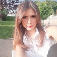 Sebelum bekerja sebagai wasit sepakbola, wanita berusia 30 tahun ini juga dikenal sebagai model paruh waktu. Foto: Instagram