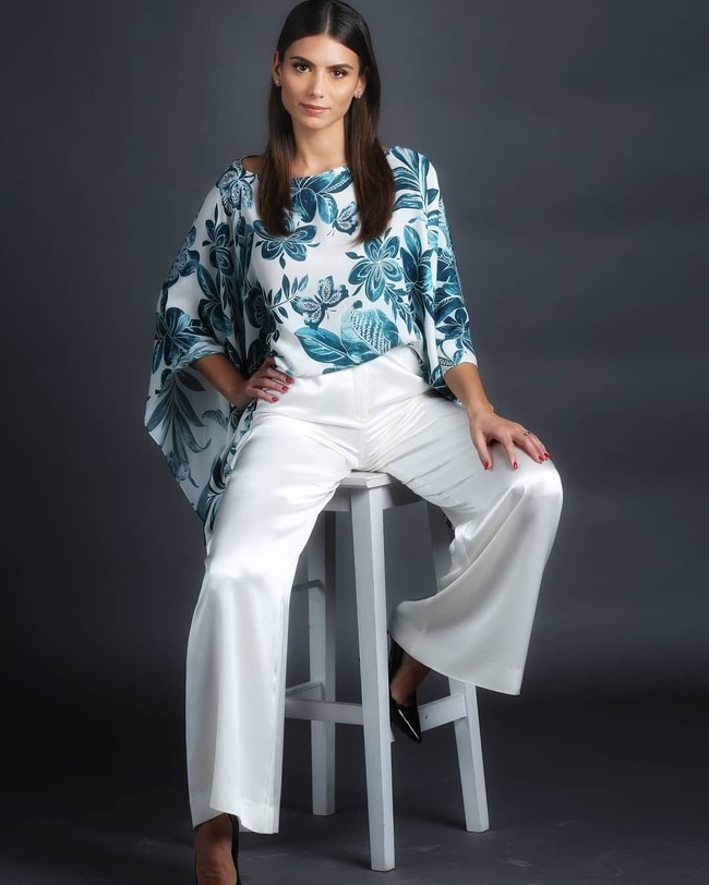 Mantan wasit ini pun kerap berbagi foto pemodelan dan gaya hidup melalui Instagram-nya yang memiliki 50 ribu lebih pengikut. Foto: Instagram