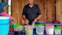 Duh, Jay Z kenapa alih profesi jadi penjual takjil gini ya. Karyanya ini dibuat pada saat bulan puasa lalu. Foto: Instagram indra.hakim