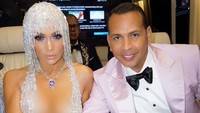 Jennifer Lopez dan Alex disebut akan melangsungkan pernikahan, namun belum diketahui kapan dan di mananya. Dok. Instagram/jlo
