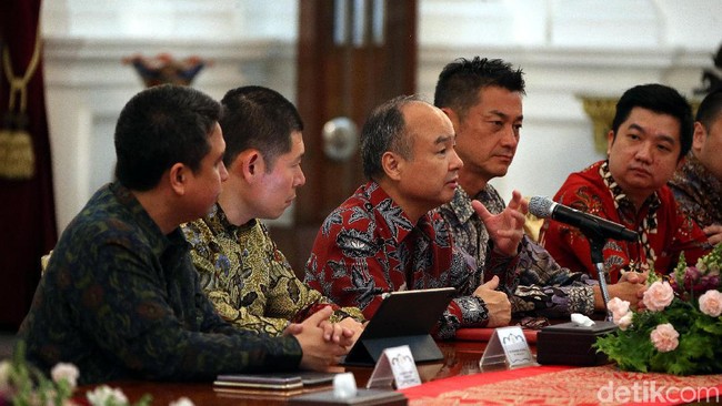 Orang Terkaya Jepang Suntik Grab Rp 28 T