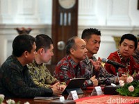 Orang Terkaya Jepang Suntik Grab Rp 28 T