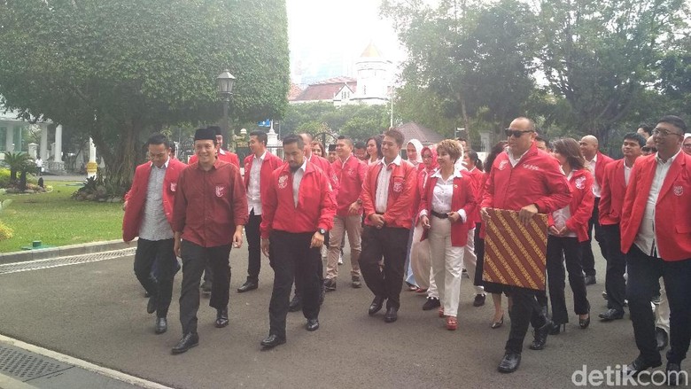 Temui Jokowi di Istana, Ketum PKPI Sebut Bakal Ada Kebijakan Wow Temui Jokowi di Istana, Ketum PKPI Sebut Bakal Ada Kebijakan Wow