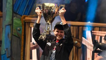 Setelah Kyle, di tempat kedua adalah Harrison Psalm Chang yang memenangkan USD 1,8 juta. Tempat ketiga diraih gamer bernama Epikwhale yang menggondol USD 1,2 juta. Foto: Reuters