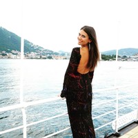 Selain parasnya yang cantik, punya profesi yang tak banyak dilakoni oleh kaum wanita itu pun membuat Elena populer dan dikagumi banyak orang, terutama pria. Foto: Instagram