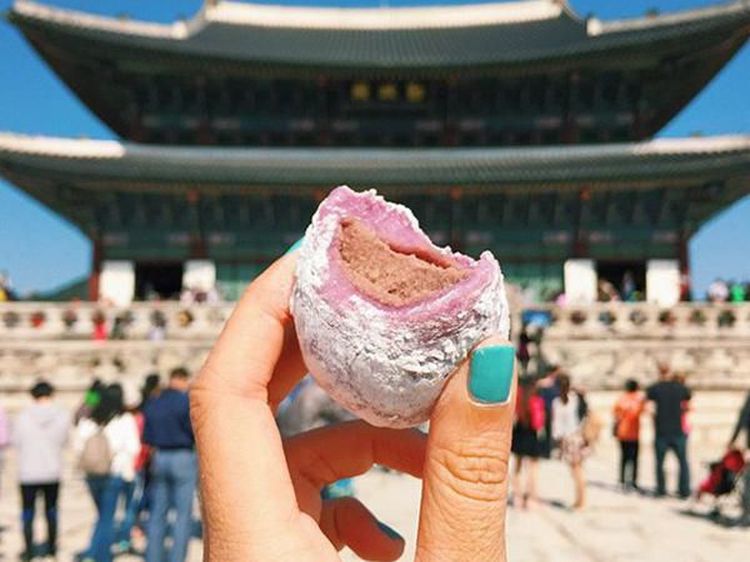 10 Jajanan Kaki Lima yang Bikin Ngiler Bidikan Girl Eat World