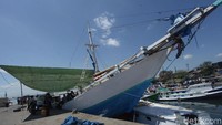 Pelabuhan ini terletak di Jalan Sabutung Baru, sebelah utara Kota Makassar yang terletak di Kecamatan Ujung Tanah, Makassar, Sulawesi Selatan.