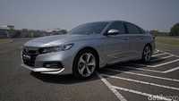 Usai diluncurkan di arena Gaikindo Indonesia International Auto Show (GIIAS) 2019, HPM memberi kesempatan kepada kami untuk mencoba langsung sedan yang masuk dalam kategori mobil premium ini. Segudang teknologi canggih bisa kami rasakan di sedan seharga Rp 698 juta berdasarkan estimasi BBN 2019 Jakarta dan kepemilikan mobil pertama ini. Dok. Honda Prospect Motor.