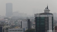AQI merupakan indeks yang menggambarkan tingkat keparahan kualitas udara di suatu daerah. AQI dihitung berdasarkan enam jenis polutan utama, seperti PM 2,5, PM 10, karbon monoksida, asam belerang, nitrogen dioksida, dan ozon permukaan tanah.