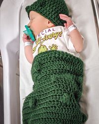Lucunya! Bayi Baru Lahir Ini Dipakaikan Kostum Acar