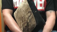 Kata siapa Iron Man mati? Ini buktinya masih beredar di kereta bawah tanah.