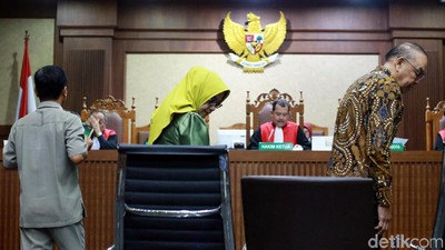 Eni Saragih dan Johanes Kotjo Bersaksi di Sidang Sofyan Basir