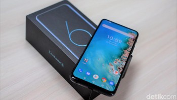 Varian yang bertandang ke detikINET punya RAM 6 GB dan memori internal 128 GB. Foto: Adi Fida Rahman/detikINET