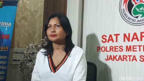 Kasat Narkoba Polres Metro Jakarta Selatan Kompol Vivick Tjangkung