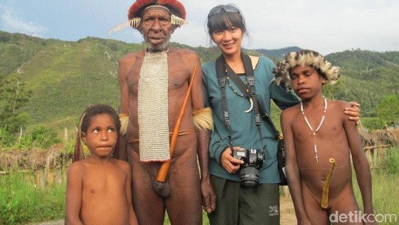 Ilustrasi wisatawan bersama suku Dani di Wamena, Papua (Afif Farhan/detikcom) Ilustrasi wisatawan bersama suku Dani di Wamena, Papua (Afif Farhan/detikcom)