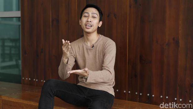 Penyesalan Mendalam Aby Resapti Pernah Jadi Waria