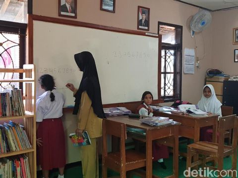 Perjuangan Pria Tunanetra di Bandung Sulap Rumah Pribadi Jadi SLB