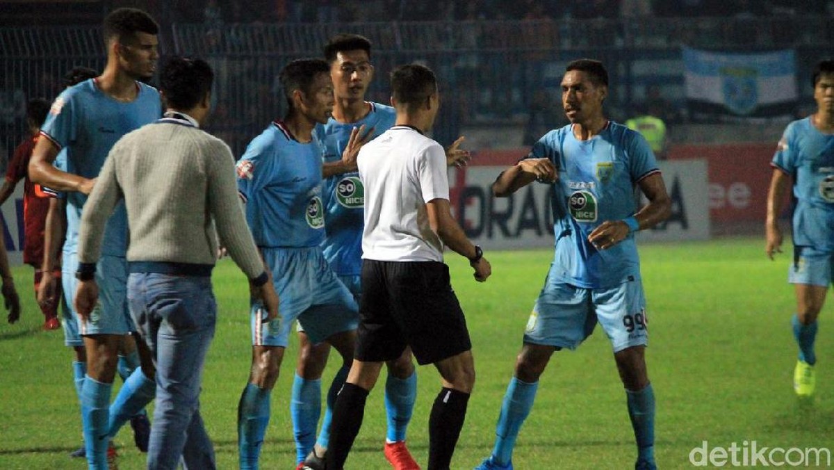 Persela Lamongan diminta melupakan kontroversi laga kontra Borneo FC (Eko Sudjarwo/detikSport)