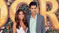 Isabela berpose dengan Jeff Wahlberg yang berperan sebagai Diego. Matt Winkelmeyer/Getty Images