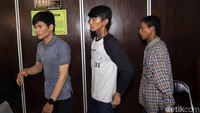 Keempat pengamen itu meminta gugatan ganti rugi dengan total Rp 750,9 juta.