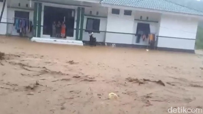 RSUD di Parigi Sulteng Diterjang Banjir