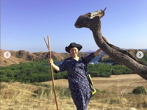 Saat Mantan Miss Korea Liburan di Pulau Komodo