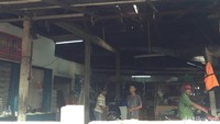 Pasar yang bertetanggaan dengan rumah DP 0 Anies dan TPU Pondok Kelapa adalah Pasar Pondok Kelapa.