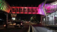 Desain lingkaran baja menghiasi hampir seluruh badan jembatan hingga menambah estetika jembatan itu.