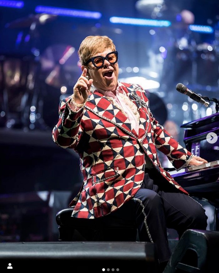 Elton John Elton John dari instagram pribadinya.