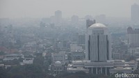 Pemprov DKI Jakarta mengatakan data AirVisual bukan acuan. Meski demikian, Pemprov tetap mengambil langkah-langkah perbaikan. Mulai dari mewajibkan uji emisi, penggunaan baterai untuk mengganti genset, hingga membagikan tanaman kepada warga. Pemprov DKI juga terus mengampanyekan agar warga beralih ke transportasi umum agar mengurangi kendaraan yang berada di jalanan sehingga bisa menekan tingkat polusi udara.