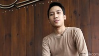 Sahabat Millendaru itupun mempunyai pesan bagi para pria yang terjebak dalam tubuh wanita ataupun sebaliknya.