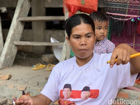 Jokowi akan Sulap Kampung Ulos di Samosir Jadi Destinasi Berkelas