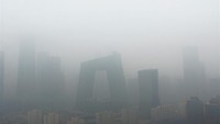 Beijing menjadi kota yang cukup berpolusi selama beberapa dekade terakhir, hal itu karwna industrialisasi yang gencar. Istimewa/Reuters.