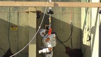 Humanoid ini merupakan robot yang mampu menggunakan peralatan yang lazim dipakai manusia. (Foto: Dok. NASA/JPL-Caltech)