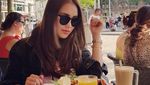 Manisnya Gaya Biduan Dangdut yang Doyan Ngopi hingga Minum Thai Tea