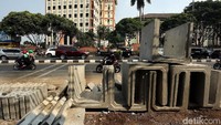 Perbaikan saluran air di Jalan Ir Juanda, Ciputat, ini juga dilakukan untuk mengantisipasi terjadinya banjir.