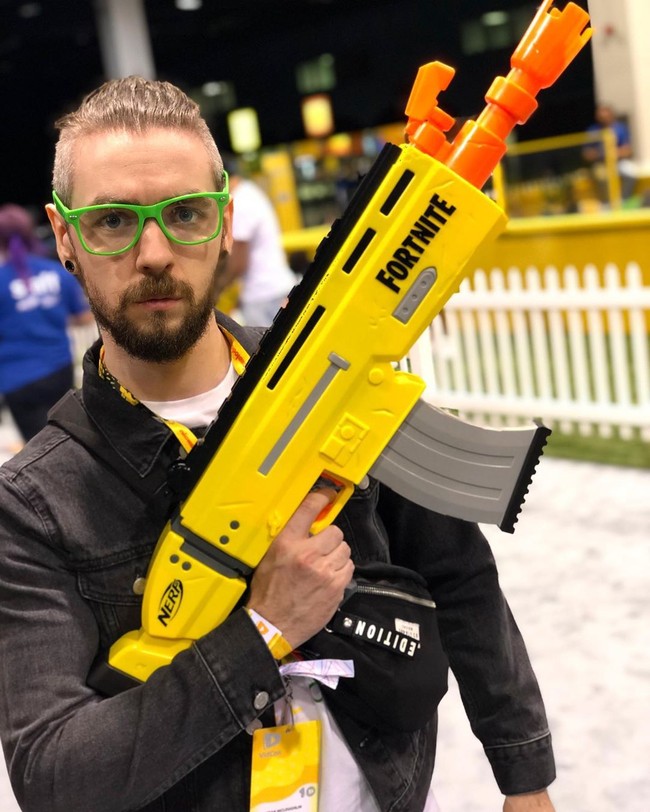 Pada Juli 2018, gamer Jacksepticeye mengunggah video yang mengumumkan dia akan pergi dari YouTube untuk sementara. Waktu hiatus ia gunakan untuk liburan, karena selama empat tahun menjadi YouTuber dia merasa tak pernah bersantai. Foto: Instagram/@Jacksepticeye