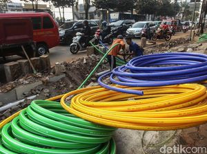Penampakan Proyek Galian yang Bikin Jalan Margasatwa Macet