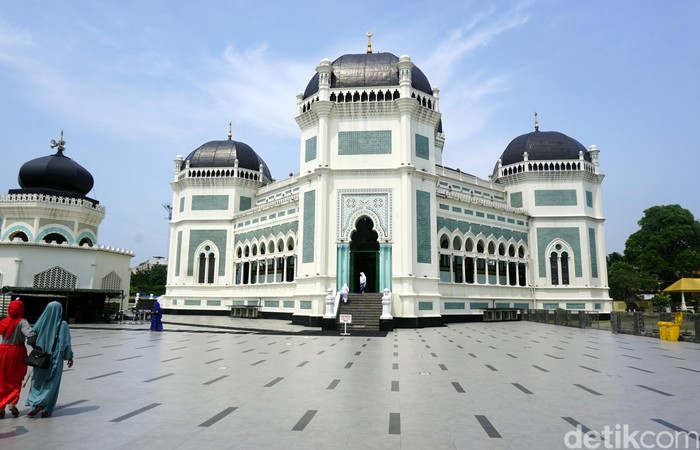 Masjid Raya Al Mahsun di Medan