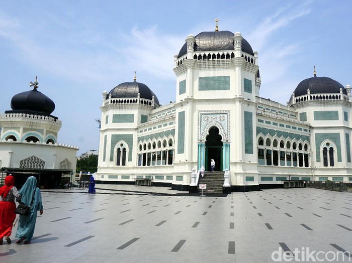 Masjid Raya Al Mahsun di Medan