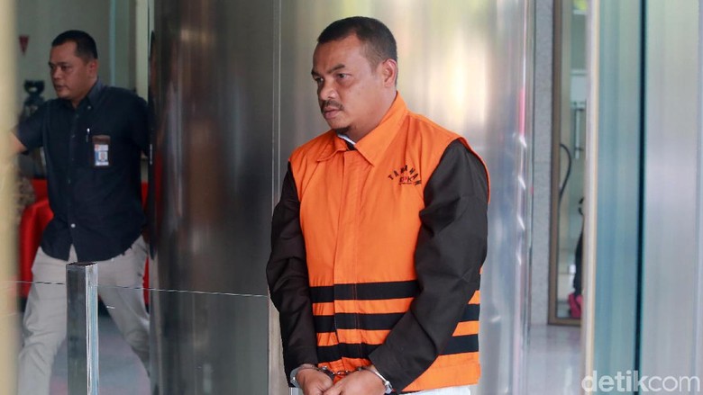 Jaksa KPK Dakwa Nelayan Suap Gubernur Kepri Nonaktif SGD 11 Ribu Jaksa KPK Dakwa Nelayan Suap Gubernur Kepri Nonaktif SGD 11 Ribu