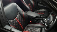 Kini interior mobil suami dari aktris Irish Bella itu terlihat lebih nyaman dan mewah. Istimewa/Classic Car Interior.