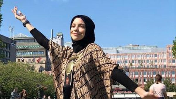 Gaya Hijab Isabel Azhari, Putri Cantik Ayu Azhari yang Sudah Remaja