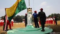 Selama menjalani diklat tersebut, para anggota Paskibraka Nasional tersebut akan dilatih untuk mempersiapkan diri bertugas dalam upacara pengibaran bendera 17 Agustus mendatang.